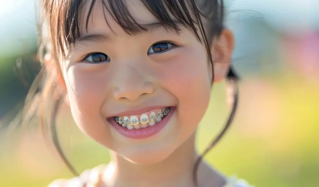 子どものうちに矯正をすると、顔のバランスが整いやすくなります